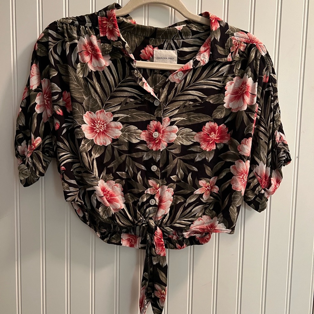 American Eagle Hawaiian Flower Crop Top